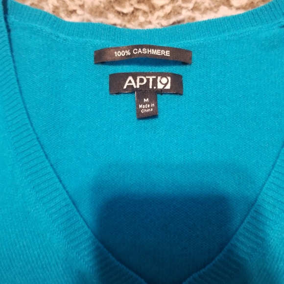 Sweater - Picture 3 of 5